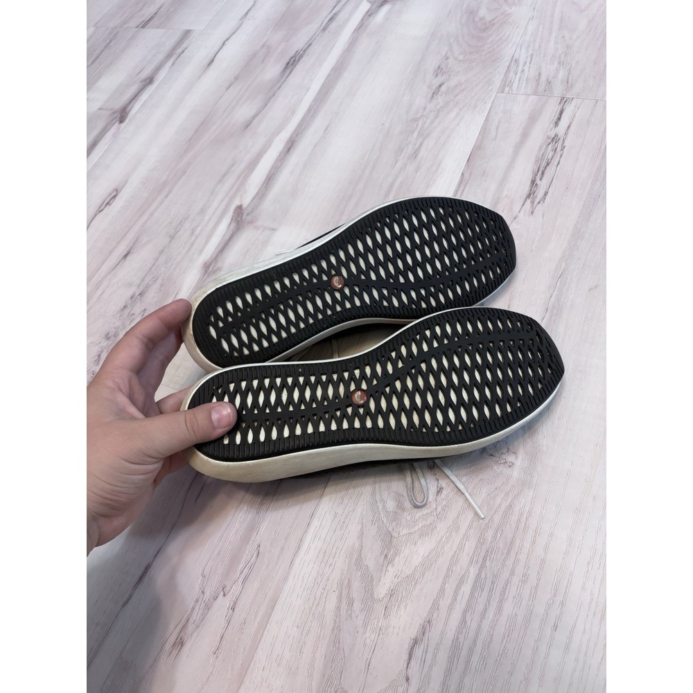 Clarks Un Rio Tie Women's Sneaker Black, Size 8M, leather, comfort, arch support - Picture 5 of 13